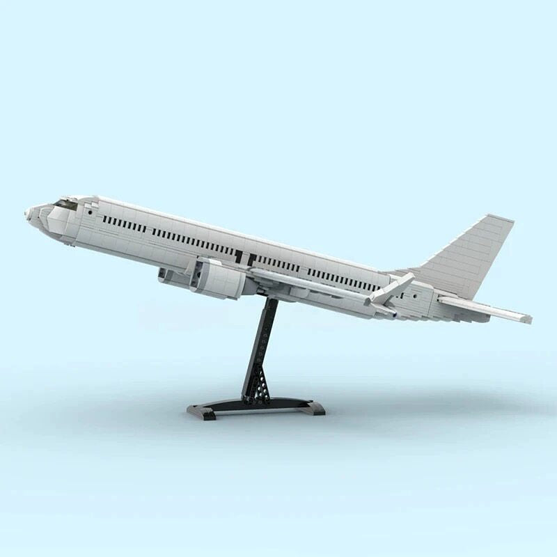 737 MAX 8 Twin-Engine Narrow-Body Passenger Jet MOC Building Kit - 3