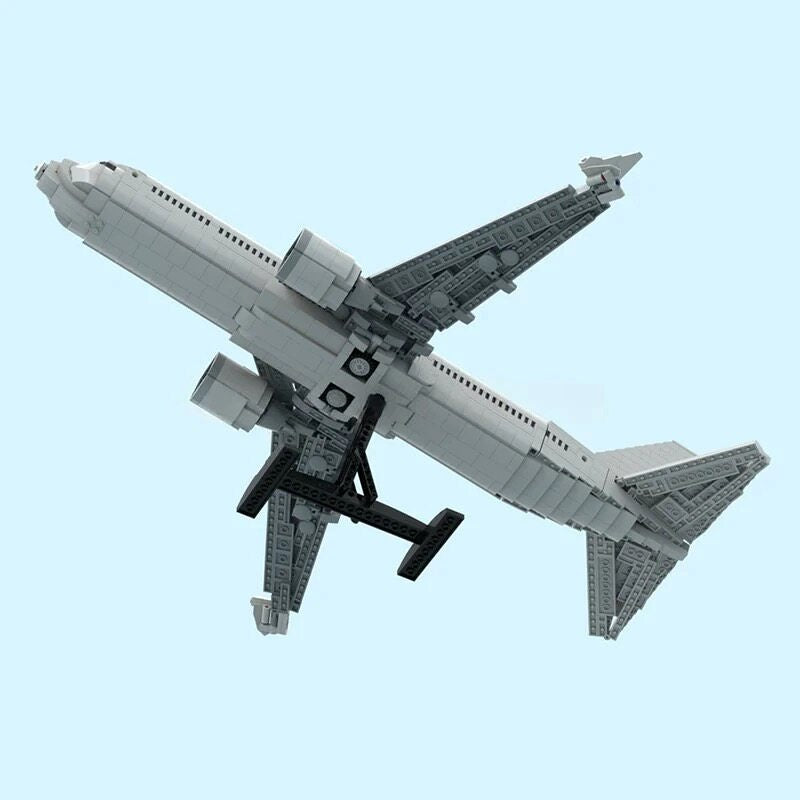 737 MAX 8 Twin-Engine Narrow-Body Passenger Jet MOC Building Kit - 4