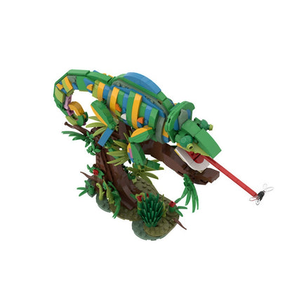 Chameleon Wildlife MOC Building Kit | Colorful Reptile Display Model - 3