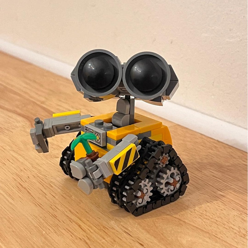 Compact Tracked Robot Character MOC Building Kit - 2