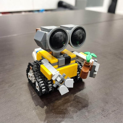 Compact Tracked Robot Character MOC Building Kit - 4