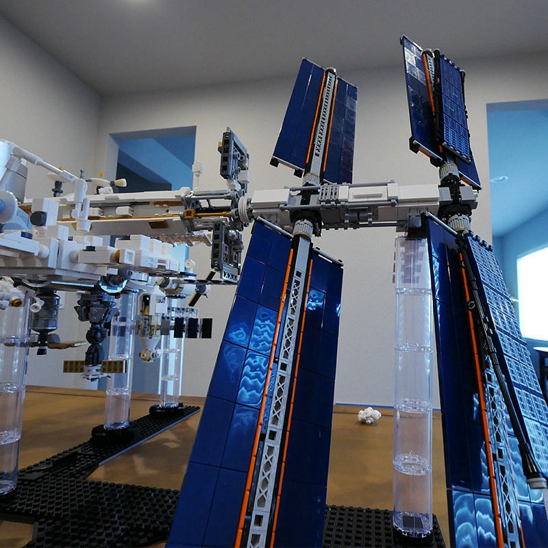 International Space Station MOC Building Kit | 1:110 Scale Space Model - 4