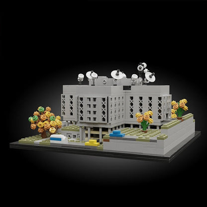 Mysterious Research Lab MOC Building Kit | Retro Sci-Fi Diorama - 4
